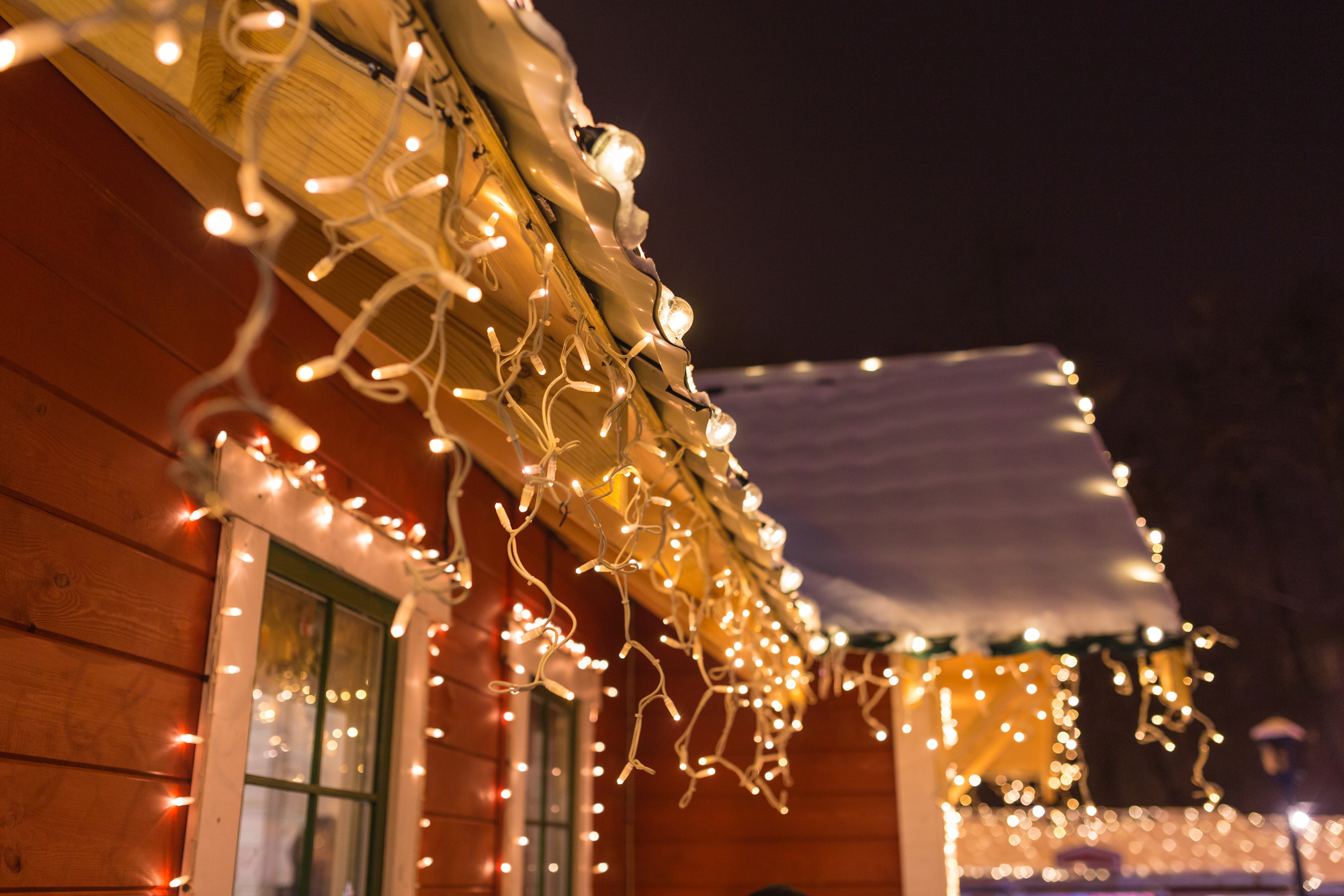 Outdoor Christmas Light ideas for the Roof