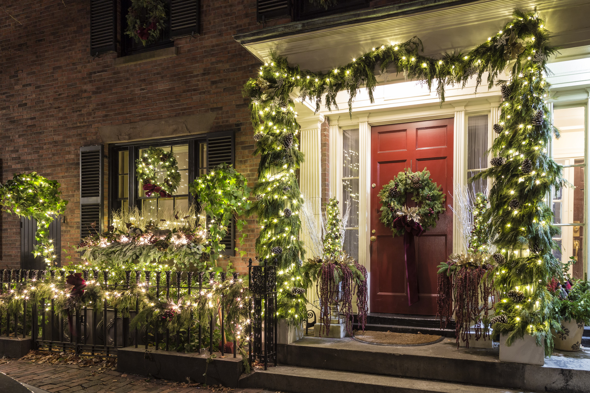 The Beginners Guide to Outdoor Christmas Decorating